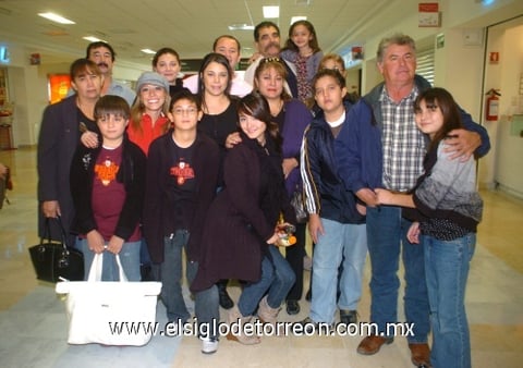 02112009 Miami. La familia Ramírez se reunió para despedir a Susy Escobar Ramírez.