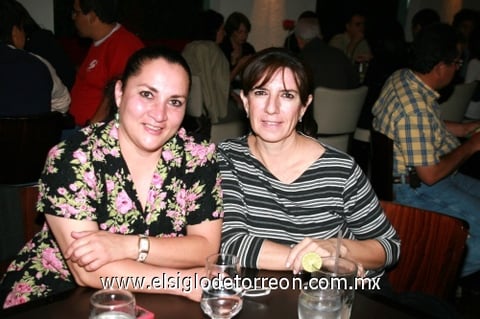 04112009 Antonieta Núñez y Laura Camacho.