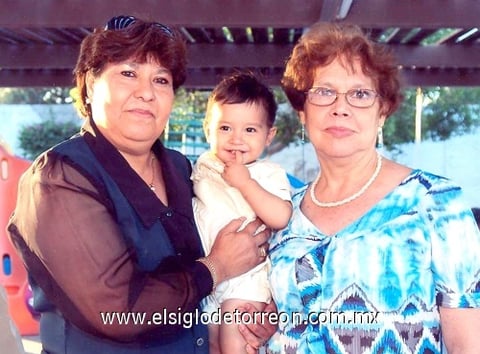 04112009 Nena de Cárdenas y Dora Elia de Díaz con el pequeño Carlos Fernando Díaz Cárdenas.