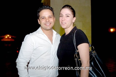 05112009 Pareja. Gonzalo Valle y Mayis Garza.
