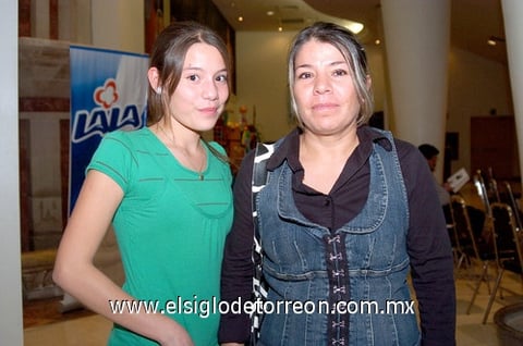 05112009 Paty Dorado y Karla Tovar.