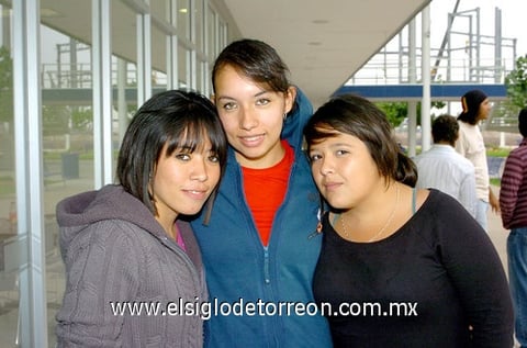05112009 Marifer Luna, Patricia Espinoza y Sandra Vélez.