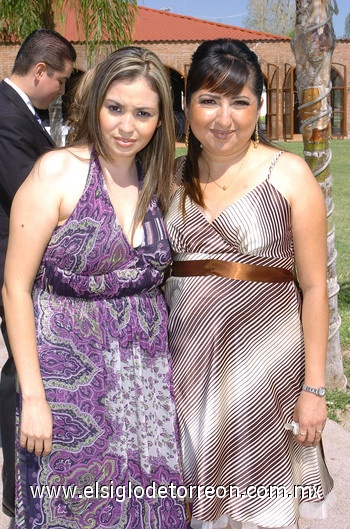 05112009 Muy guapas lucieron Cecilia Sánchez y Yadira Rubio en reciente festejo nupcial.