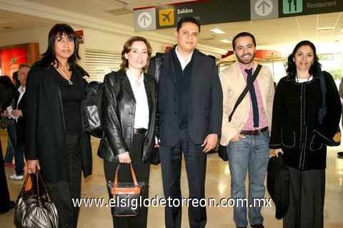 06112009 México. Mónica Farjí, Gilberto Romero, Juan José Jiménez y Olga Pérez, los recibió Susana Gonzalez.