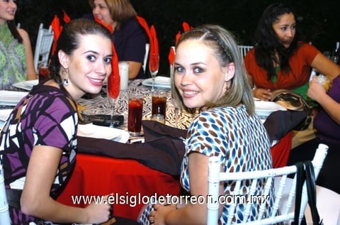 07112009 Claudia Martínez y Sandra Rivas. Leslie Hernández y Malú Martínez.