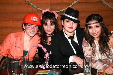 07112009 Marcela Soto, Cecy González, Caro Aguirre y Lizz Garay.