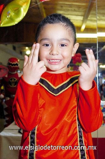 08112009  Juanito Mena disfrutó de alegre festejo de cumpleaños.