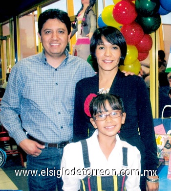 08112009 María Rebeca Sánchez Díaz cumplió ocho años el pasado viernes 30 de octubre, fue festejada por sus padres, Sres. Fernando Sánchez y Lorena Díaz.