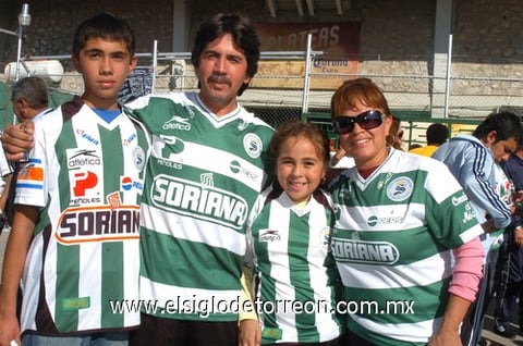 09112009 Alberto, Beto, Cristina y Laura Saldaña.