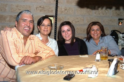 09112009 Jorge Ríos, Carol de Ríos, René y Sandra Sánchez, Alí y Denisse Elías.