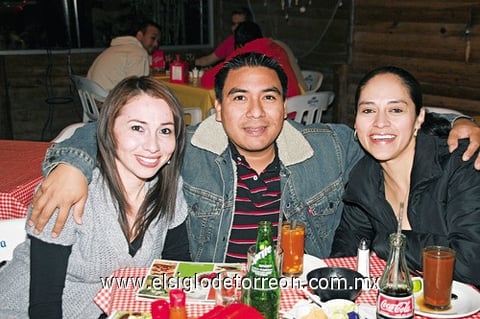 08112009 Maren Caldera, Adal Arenal y Liliana Vázquez.