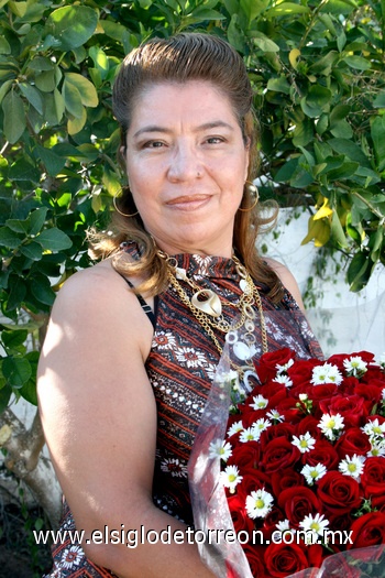 09112009 Alma Leticia Martínez de Gutiérrez celebró su cumpleaños con una reunión organizada por su esposo.