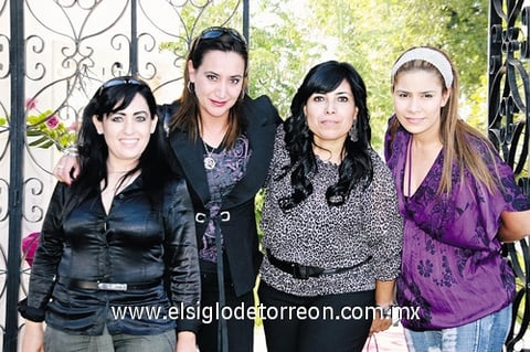 08112009 Gina Carrizales, Irene Domínguez, Teresa Hernán y Nadieshna Tosca.