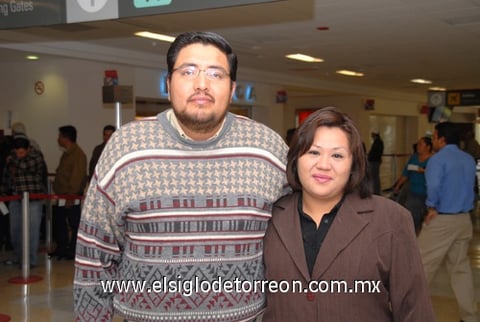 09112009 Ciudad Juárez. Julián González fue despedido por Ariana Aguilera.