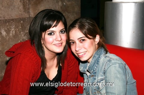 06112009 Valeria Jardón y Lety Borunda.