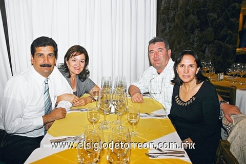 06112009 Francisco, María Elena, Óscar y Pilar.