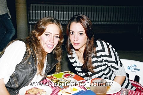 06112009 Gaby y Daniela. Pilar, Federico, Marcela y Güero.