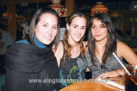 06112009 Chelito Macías, Beatriz Murra y Sofía Baille.