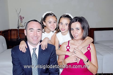 06112009 De gala. Familia Arzac Corte.
