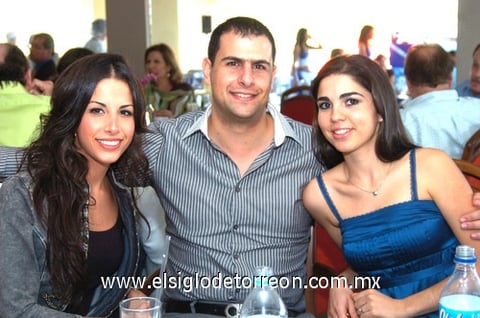 16112009 Javier, Luisa y Pitty Orduña.