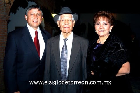 16112009 José Gutiérrez Montemayor, Juan de la Rosa Moreno y Yolanda de la Rosa de Gutiérrez.
