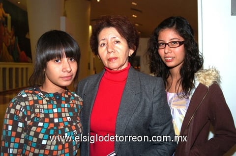 16112009 Estefanía González, Mayela Alvarado y Luisa Alejandra González.