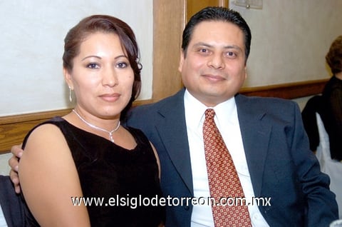 10112009 Emma de González y Édgar González.