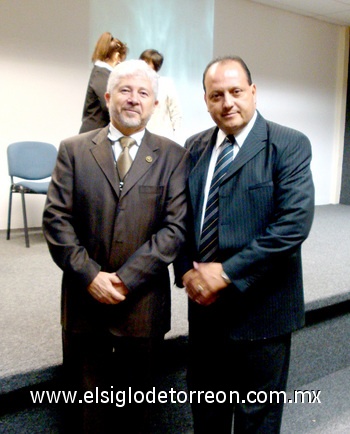 10112009 Luis Octavio Pérez Calderón, invitado especial del Colegio Odontológico de Durango y de su presidente, Eduardo Vela C., en las jornadas odontológicas 2009.