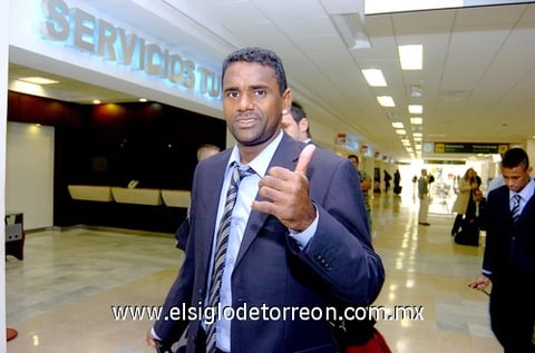 10112009 Internacional. El jugador del Santos do Brasil, Kléber Buas Pereira, ya se encuentra en La Laguna.