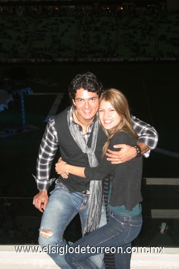 12112009 Luis González y Mariana Bayón.