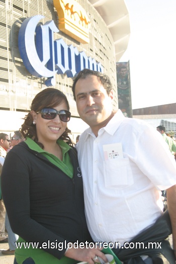 12112009 Paty Estrada de Cantú y Beto Cantú, presentes en la inauguración del TSM.