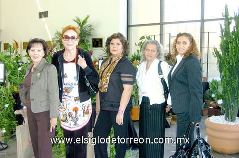 13112009 Claudia de Arredondo y Coco de Guerrero.
