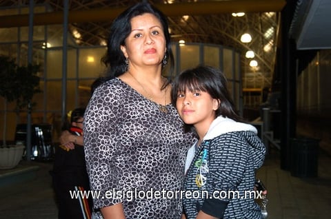 18112009 Angélica Bazán y Melisa Herrera.