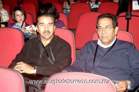 17112009 Norma Leticia Córdova de González y Víctor González Avelar.