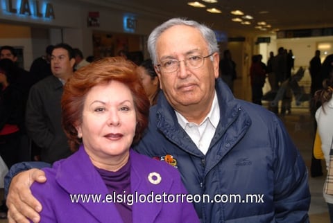 18112009 Chihuahua. Rosa María Díaz y Armando Sánchez viajaron por cuestiones de trabajo.