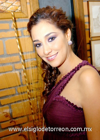 15112009 Estrella del Carmen David Gidi contraerá nupcias próximamente.