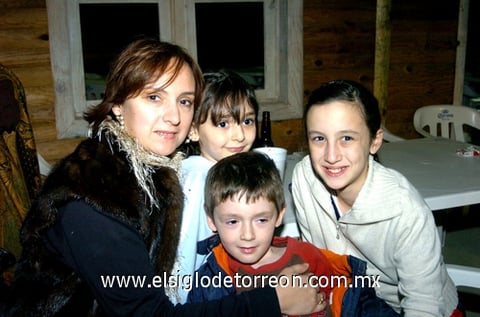 19112009 Rocío, Isabella, Humberto y Rosy