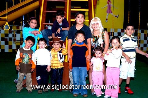 19112009 Foad Yasfir y Dafn Iris Reyes Díaz cumplieron años y lo celebraron con sus amiguitos.