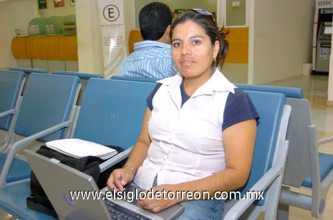 19112009 México. Itzel Martínez regresó a casa.