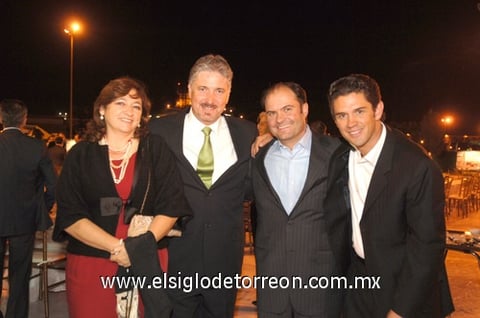 13112009 Cuca de Canedo, Alberto Canedo Macouzet, Carlos Fernández y Alejandro Irarragorri Gutiérrez.