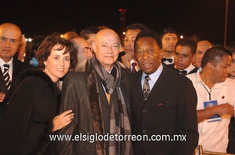 13112009 Edson Arantes do Nascimento Pelé, en compañía de distinguidas personalidades.