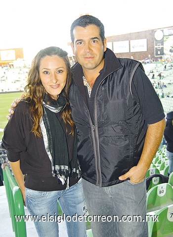 13112009 Mónica y Rafael Flores.