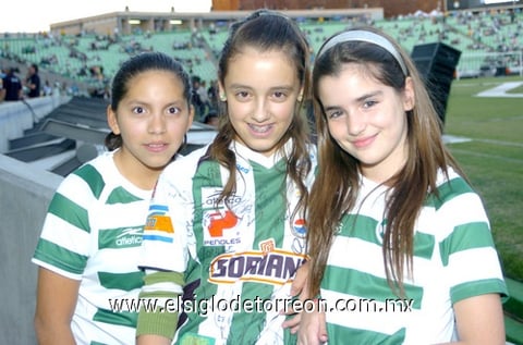 13112009 Ana Yolanda González, Nelly Monárrez y Mónica Alonso.
