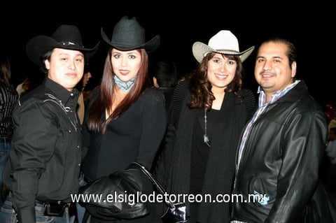 15112009 José Juan Leyón, Abril Leyón, Jaquelin Caballero y Walter Caballero.