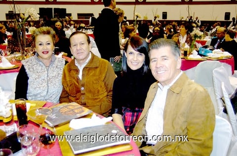 15112009 Magaly y Arturo, Maricarmen y Juan.