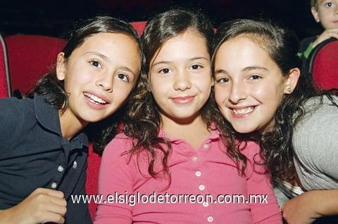 20112009 Mayela González, María Ángel García e Isabela Zablah. Beto y Diego Pérez.