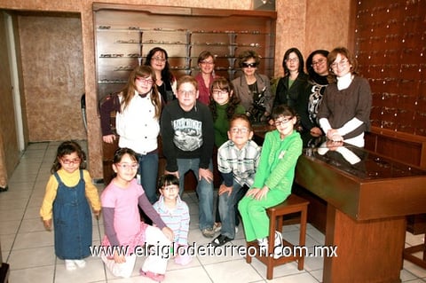 20112009 Ivonne de Santiesteban, Evelyn de Torres, Georgina de Morales, Georgina Alatorre, Norma Morales y Sonia de Meléndez. Familias: Esparza Morales, Alatorre Morales, Meléndez Morales, Santiesteban Morales y Torres Morales. Luis Fernando Meléndez, Sonia de Meléndez, Georgina de Morales, Sergio Morales y Norma Morales.