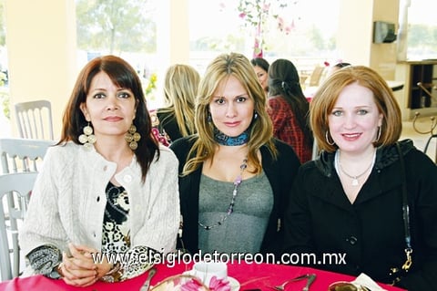 20112009 Lulú Montañez, Mely Martínez y Vicky de Valdez.