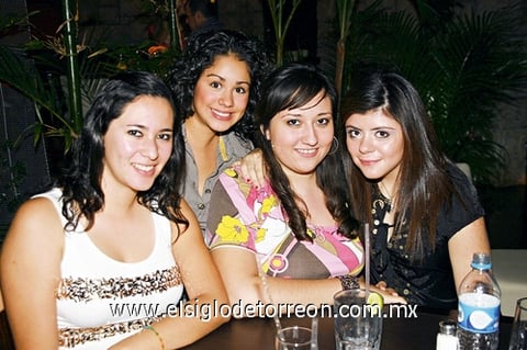 20112009 Ely Sepúlveda, Silvia Muñoz, Gris Duarte y Ayissa de la Mora.