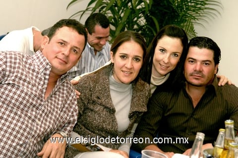 23112009 Festejo. Juan Carlos Issa, Susana Beltrán de Issa, Vero Zertuche de Jalife y Jorge Jalife.